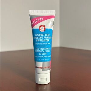 First Aid Beauty hello FAB Coconut Skin Smoothie Priming Moisturizer 50ml